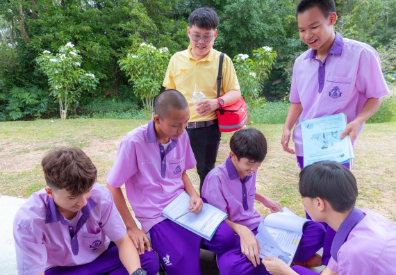 ภาพกิจกรรม คณะวิทยาศาสตร์และเทคโนโลยี มหาวิทยาลัยราชภัฏกำแพงเพชร ร่วมกับโรงเรียนคลองขลุงราษฎร์รังสรรค์ กำหนดจัดกิจกรรมค่ายบูรณาการวิทยาศาสตร์ คณิตศาสตร์และเทคโนโลยีเพื่อส่งเสริมนักเรียนในโครงการห้องเรียนพิเศษ (E-SMART) 