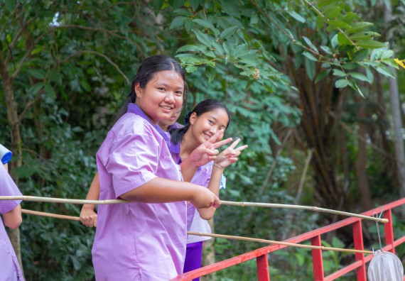 ภาพกิจกรรม คณะวิทยาศาสตร์และเทคโนโลยี มหาวิทยาลัยราชภัฏกำแพงเพชร ร่วมกับโรงเรียนคลองขลุงราษฎร์รังสรรค์ กำหนดจัดกิจกรรมค่ายบูรณาการวิทยาศาสตร์ คณิตศาสตร์และเทคโนโลยีเพื่อส่งเสริมนักเรียนในโครงการห้องเรียนพิเศษ (E-SMART) 