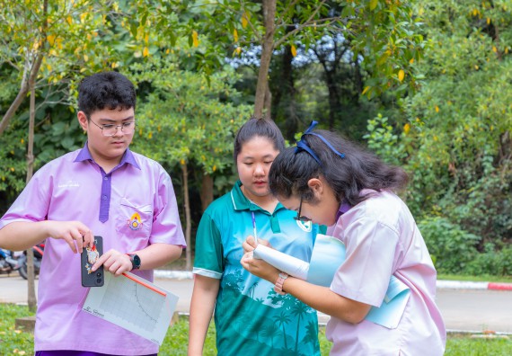 ภาพกิจกรรม คณะวิทยาศาสตร์และเทคโนโลยี มหาวิทยาลัยราชภัฏกำแพงเพชร ร่วมกับโรงเรียนคลองขลุงราษฎร์รังสรรค์ กำหนดจัดกิจกรรมค่ายบูรณาการวิทยาศาสตร์ คณิตศาสตร์และเทคโนโลยีเพื่อส่งเสริมนักเรียนในโครงการห้องเรียนพิเศษ (E-SMART) 