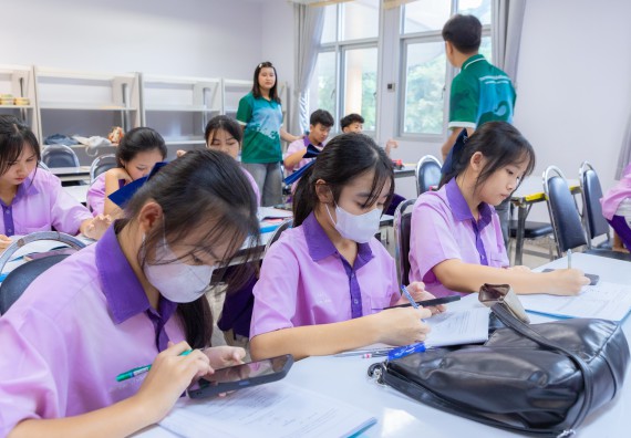 ภาพกิจกรรม คณะวิทยาศาสตร์และเทคโนโลยี มหาวิทยาลัยราชภัฏกำแพงเพชร ร่วมกับโรงเรียนคลองขลุงราษฎร์รังสรรค์ กำหนดจัดกิจกรรมค่ายบูรณาการวิทยาศาสตร์ คณิตศาสตร์และเทคโนโลยีเพื่อส่งเสริมนักเรียนในโครงการห้องเรียนพิเศษ (E-SMART) 