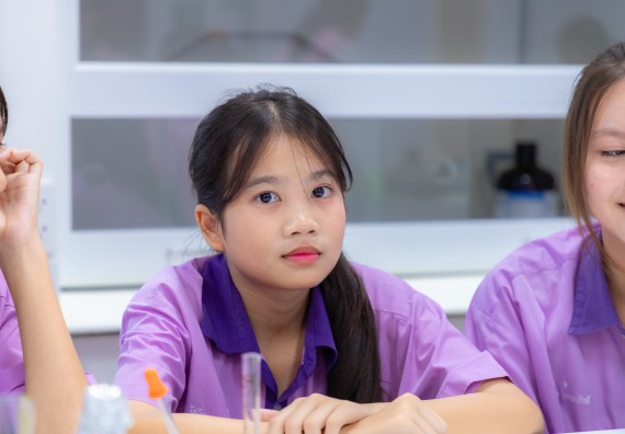 ภาพกิจกรรม คณะวิทยาศาสตร์และเทคโนโลยี มหาวิทยาลัยราชภัฏกำแพงเพชร ร่วมกับโรงเรียนคลองขลุงราษฎร์รังสรรค์ กำหนดจัดกิจกรรมค่ายบูรณาการวิทยาศาสตร์ คณิตศาสตร์และเทคโนโลยีเพื่อส่งเสริมนักเรียนในโครงการห้องเรียนพิเศษ (E-SMART) 