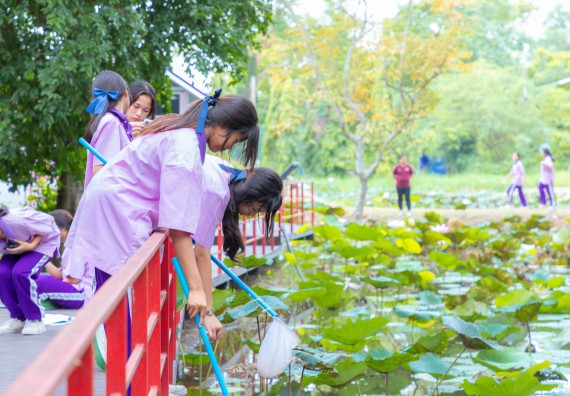 ภาพกิจกรรม คณะวิทยาศาสตร์และเทคโนโลยี มหาวิทยาลัยราชภัฏกำแพงเพชร ร่วมกับโรงเรียนคลองขลุงราษฎร์รังสรรค์ กำหนดจัดกิจกรรมค่ายบูรณาการวิทยาศาสตร์ คณิตศาสตร์และเทคโนโลยีเพื่อส่งเสริมนักเรียนในโครงการห้องเรียนพิเศษ (E-SMART) 