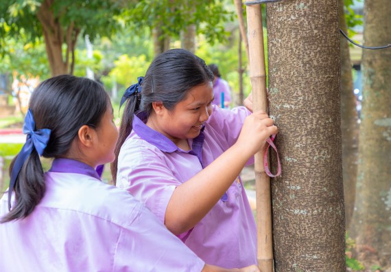ภาพกิจกรรม คณะวิทยาศาสตร์และเทคโนโลยี มหาวิทยาลัยราชภัฏกำแพงเพชร ร่วมกับโรงเรียนคลองขลุงราษฎร์รังสรรค์ กำหนดจัดกิจกรรมค่ายบูรณาการวิทยาศาสตร์ คณิตศาสตร์และเทคโนโลยีเพื่อส่งเสริมนักเรียนในโครงการห้องเรียนพิเศษ (E-SMART) 