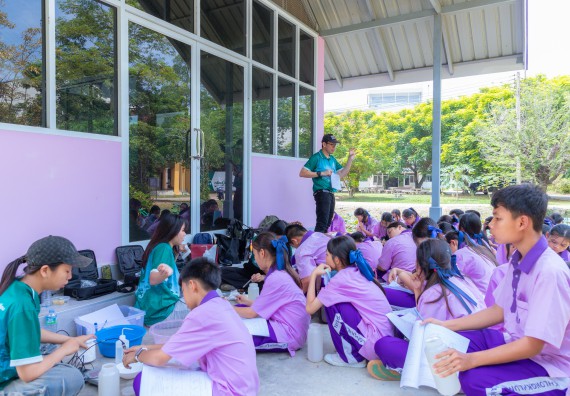 ภาพกิจกรรม คณะวิทยาศาสตร์และเทคโนโลยี มหาวิทยาลัยราชภัฏกำแพงเพชร ร่วมกับโรงเรียนคลองขลุงราษฎร์รังสรรค์ กำหนดจัดกิจกรรมค่ายบูรณาการวิทยาศาสตร์ คณิตศาสตร์และเทคโนโลยีเพื่อส่งเสริมนักเรียนในโครงการห้องเรียนพิเศษ (E-SMART) 