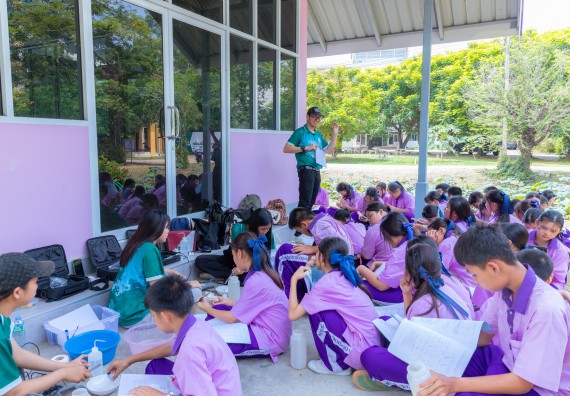 ภาพกิจกรรม คณะวิทยาศาสตร์และเทคโนโลยี มหาวิทยาลัยราชภัฏกำแพงเพชร ร่วมกับโรงเรียนคลองขลุงราษฎร์รังสรรค์ กำหนดจัดกิจกรรมค่ายบูรณาการวิทยาศาสตร์ คณิตศาสตร์และเทคโนโลยีเพื่อส่งเสริมนักเรียนในโครงการห้องเรียนพิเศษ (E-SMART) 