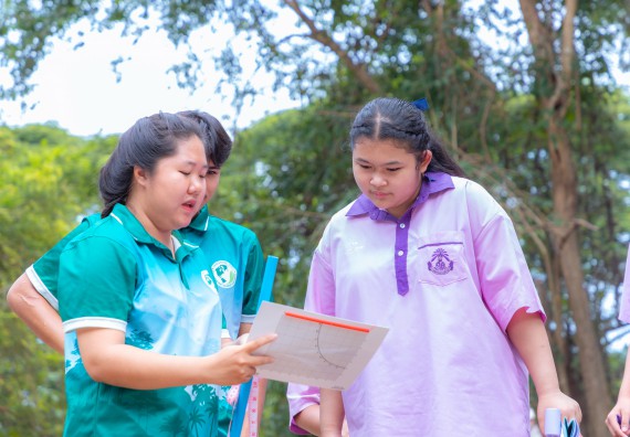 ภาพกิจกรรม คณะวิทยาศาสตร์และเทคโนโลยี มหาวิทยาลัยราชภัฏกำแพงเพชร ร่วมกับโรงเรียนคลองขลุงราษฎร์รังสรรค์ กำหนดจัดกิจกรรมค่ายบูรณาการวิทยาศาสตร์ คณิตศาสตร์และเทคโนโลยีเพื่อส่งเสริมนักเรียนในโครงการห้องเรียนพิเศษ (E-SMART) 