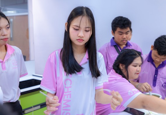 ภาพกิจกรรม คณะวิทยาศาสตร์และเทคโนโลยี มหาวิทยาลัยราชภัฏกำแพงเพชร ร่วมกับโรงเรียนคลองขลุงราษฎร์รังสรรค์ กำหนดจัดกิจกรรมค่ายบูรณาการวิทยาศาสตร์ คณิตศาสตร์และเทคโนโลยีเพื่อส่งเสริมนักเรียนในโครงการห้องเรียนพิเศษ (E-SMART) 