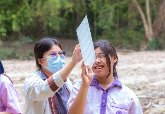 ภาพกิจกรรม คณะวิทยาศาสตร์และเทคโนโลยี มหาวิทยาลัยราชภัฏกำแพงเพชร ร่วมกับโรงเรียนคลองขลุงราษฎร์รังสรรค์ กำหนดจัดกิจกรรมค่ายบูรณาการวิทยาศาสตร์ คณิตศาสตร์และเทคโนโลยีเพื่อส่งเสริมนักเรียนในโครงการห้องเรียนพิเศษ (E-SMART) 