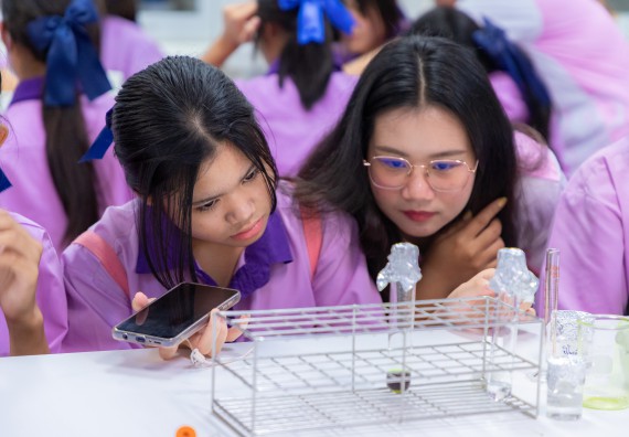 ภาพกิจกรรม คณะวิทยาศาสตร์และเทคโนโลยี มหาวิทยาลัยราชภัฏกำแพงเพชร ร่วมกับโรงเรียนคลองขลุงราษฎร์รังสรรค์ กำหนดจัดกิจกรรมค่ายบูรณาการวิทยาศาสตร์ คณิตศาสตร์และเทคโนโลยีเพื่อส่งเสริมนักเรียนในโครงการห้องเรียนพิเศษ (E-SMART) 