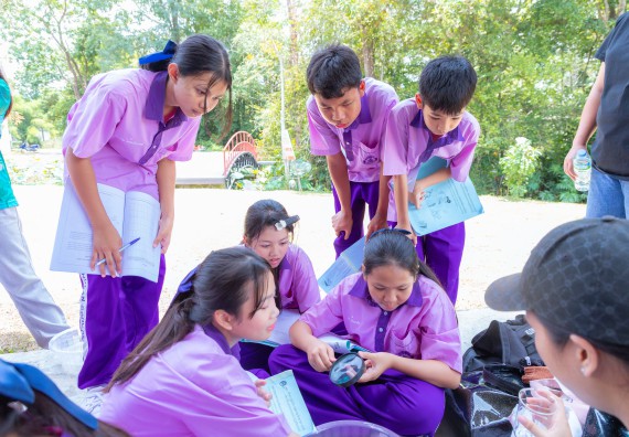 ภาพกิจกรรม คณะวิทยาศาสตร์และเทคโนโลยี มหาวิทยาลัยราชภัฏกำแพงเพชร ร่วมกับโรงเรียนคลองขลุงราษฎร์รังสรรค์ กำหนดจัดกิจกรรมค่ายบูรณาการวิทยาศาสตร์ คณิตศาสตร์และเทคโนโลยีเพื่อส่งเสริมนักเรียนในโครงการห้องเรียนพิเศษ (E-SMART) 