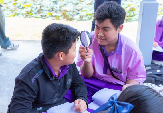 ภาพกิจกรรม คณะวิทยาศาสตร์และเทคโนโลยี มหาวิทยาลัยราชภัฏกำแพงเพชร ร่วมกับโรงเรียนคลองขลุงราษฎร์รังสรรค์ กำหนดจัดกิจกรรมค่ายบูรณาการวิทยาศาสตร์ คณิตศาสตร์และเทคโนโลยีเพื่อส่งเสริมนักเรียนในโครงการห้องเรียนพิเศษ (E-SMART) 