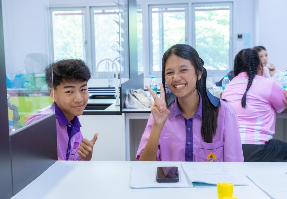 ภาพกิจกรรม คณะวิทยาศาสตร์และเทคโนโลยี มหาวิทยาลัยราชภัฏกำแพงเพชร ร่วมกับโรงเรียนคลองขลุงราษฎร์รังสรรค์ กำหนดจัดกิจกรรมค่ายบูรณาการวิทยาศาสตร์ คณิตศาสตร์และเทคโนโลยีเพื่อส่งเสริมนักเรียนในโครงการห้องเรียนพิเศษ (E-SMART) 