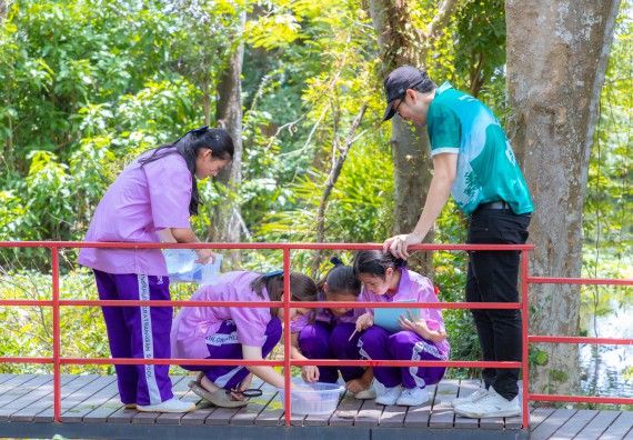 ภาพกิจกรรม คณะวิทยาศาสตร์และเทคโนโลยี มหาวิทยาลัยราชภัฏกำแพงเพชร ร่วมกับโรงเรียนคลองขลุงราษฎร์รังสรรค์ กำหนดจัดกิจกรรมค่ายบูรณาการวิทยาศาสตร์ คณิตศาสตร์และเทคโนโลยีเพื่อส่งเสริมนักเรียนในโครงการห้องเรียนพิเศษ (E-SMART) 