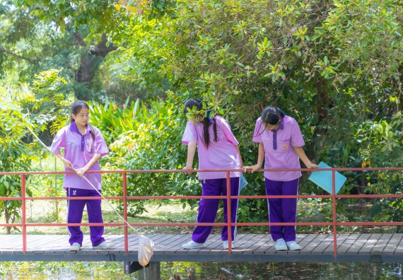 ภาพกิจกรรม คณะวิทยาศาสตร์และเทคโนโลยี มหาวิทยาลัยราชภัฏกำแพงเพชร ร่วมกับโรงเรียนคลองขลุงราษฎร์รังสรรค์ กำหนดจัดกิจกรรมค่ายบูรณาการวิทยาศาสตร์ คณิตศาสตร์และเทคโนโลยีเพื่อส่งเสริมนักเรียนในโครงการห้องเรียนพิเศษ (E-SMART) 