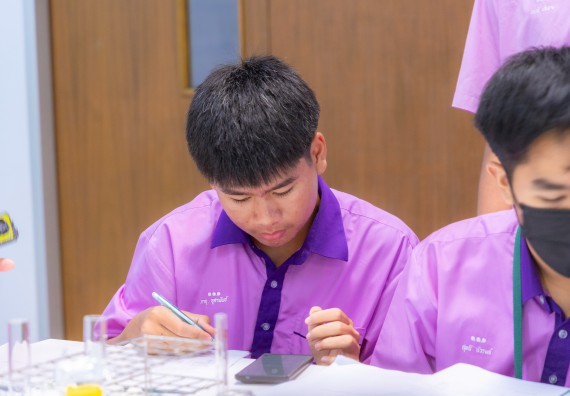 ภาพกิจกรรม คณะวิทยาศาสตร์และเทคโนโลยี มหาวิทยาลัยราชภัฏกำแพงเพชร ร่วมกับโรงเรียนคลองขลุงราษฎร์รังสรรค์ กำหนดจัดกิจกรรมค่ายบูรณาการวิทยาศาสตร์ คณิตศาสตร์และเทคโนโลยีเพื่อส่งเสริมนักเรียนในโครงการห้องเรียนพิเศษ (E-SMART) 