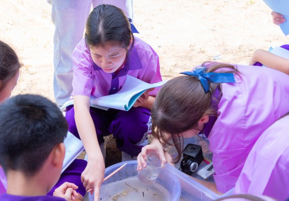 ภาพกิจกรรม คณะวิทยาศาสตร์และเทคโนโลยี มหาวิทยาลัยราชภัฏกำแพงเพชร ร่วมกับโรงเรียนคลองขลุงราษฎร์รังสรรค์ กำหนดจัดกิจกรรมค่ายบูรณาการวิทยาศาสตร์ คณิตศาสตร์และเทคโนโลยีเพื่อส่งเสริมนักเรียนในโครงการห้องเรียนพิเศษ (E-SMART) 