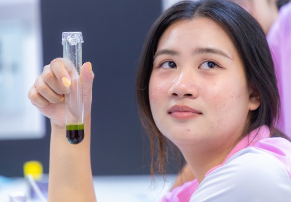 ภาพกิจกรรม คณะวิทยาศาสตร์และเทคโนโลยี มหาวิทยาลัยราชภัฏกำแพงเพชร ร่วมกับโรงเรียนคลองขลุงราษฎร์รังสรรค์ กำหนดจัดกิจกรรมค่ายบูรณาการวิทยาศาสตร์ คณิตศาสตร์และเทคโนโลยีเพื่อส่งเสริมนักเรียนในโครงการห้องเรียนพิเศษ (E-SMART) 