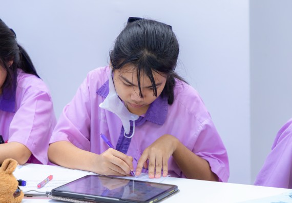 ภาพกิจกรรม คณะวิทยาศาสตร์และเทคโนโลยี มหาวิทยาลัยราชภัฏกำแพงเพชร ร่วมกับโรงเรียนคลองขลุงราษฎร์รังสรรค์ กำหนดจัดกิจกรรมค่ายบูรณาการวิทยาศาสตร์ คณิตศาสตร์และเทคโนโลยีเพื่อส่งเสริมนักเรียนในโครงการห้องเรียนพิเศษ (E-SMART) 