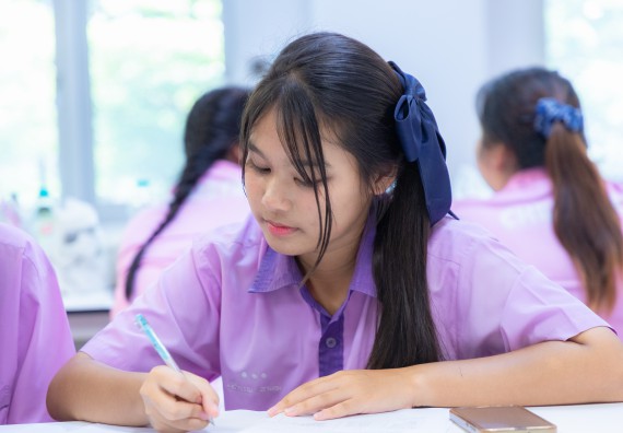 ภาพกิจกรรม คณะวิทยาศาสตร์และเทคโนโลยี มหาวิทยาลัยราชภัฏกำแพงเพชร ร่วมกับโรงเรียนคลองขลุงราษฎร์รังสรรค์ กำหนดจัดกิจกรรมค่ายบูรณาการวิทยาศาสตร์ คณิตศาสตร์และเทคโนโลยีเพื่อส่งเสริมนักเรียนในโครงการห้องเรียนพิเศษ (E-SMART) 