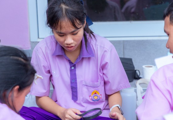 ภาพกิจกรรม คณะวิทยาศาสตร์และเทคโนโลยี มหาวิทยาลัยราชภัฏกำแพงเพชร ร่วมกับโรงเรียนคลองขลุงราษฎร์รังสรรค์ กำหนดจัดกิจกรรมค่ายบูรณาการวิทยาศาสตร์ คณิตศาสตร์และเทคโนโลยีเพื่อส่งเสริมนักเรียนในโครงการห้องเรียนพิเศษ (E-SMART) 