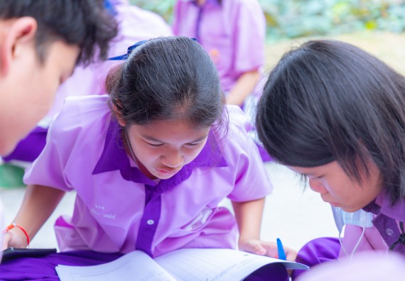 ภาพกิจกรรม คณะวิทยาศาสตร์และเทคโนโลยี มหาวิทยาลัยราชภัฏกำแพงเพชร ร่วมกับโรงเรียนคลองขลุงราษฎร์รังสรรค์ กำหนดจัดกิจกรรมค่ายบูรณาการวิทยาศาสตร์ คณิตศาสตร์และเทคโนโลยีเพื่อส่งเสริมนักเรียนในโครงการห้องเรียนพิเศษ (E-SMART) 