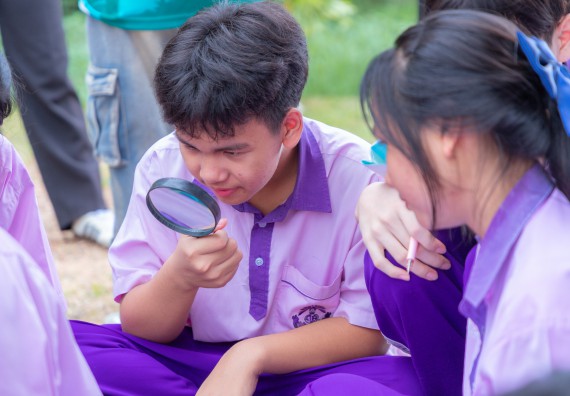 ภาพกิจกรรม คณะวิทยาศาสตร์และเทคโนโลยี มหาวิทยาลัยราชภัฏกำแพงเพชร ร่วมกับโรงเรียนคลองขลุงราษฎร์รังสรรค์ กำหนดจัดกิจกรรมค่ายบูรณาการวิทยาศาสตร์ คณิตศาสตร์และเทคโนโลยีเพื่อส่งเสริมนักเรียนในโครงการห้องเรียนพิเศษ (E-SMART) 