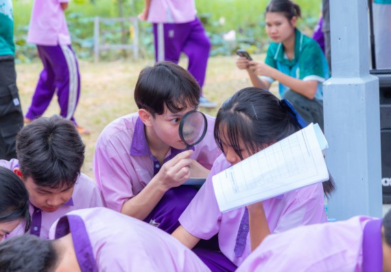 ภาพกิจกรรม คณะวิทยาศาสตร์และเทคโนโลยี มหาวิทยาลัยราชภัฏกำแพงเพชร ร่วมกับโรงเรียนคลองขลุงราษฎร์รังสรรค์ กำหนดจัดกิจกรรมค่ายบูรณาการวิทยาศาสตร์ คณิตศาสตร์และเทคโนโลยีเพื่อส่งเสริมนักเรียนในโครงการห้องเรียนพิเศษ (E-SMART) 