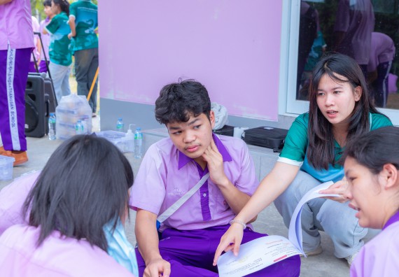 ภาพกิจกรรม คณะวิทยาศาสตร์และเทคโนโลยี มหาวิทยาลัยราชภัฏกำแพงเพชร ร่วมกับโรงเรียนคลองขลุงราษฎร์รังสรรค์ กำหนดจัดกิจกรรมค่ายบูรณาการวิทยาศาสตร์ คณิตศาสตร์และเทคโนโลยีเพื่อส่งเสริมนักเรียนในโครงการห้องเรียนพิเศษ (E-SMART) 