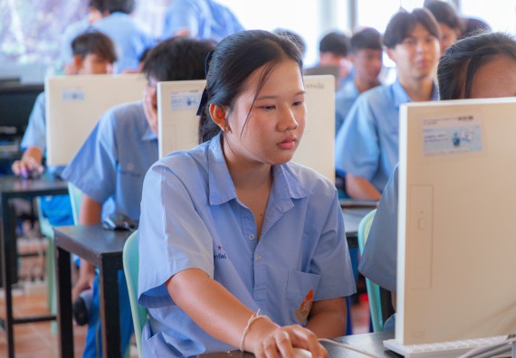 ภาพกิจกรรม  คณะวิทยาศาสตร์และเทคโนโลยี มหาวิทยาลัยราชภัฏกําแพงเพชร จัดกิจกรรมอบรมเชิงปฏิบัติการ เรื่อง การพัฒนาทักษะสะเต็ม ผ่าน Roblox ตามโครงการการพัฒนานวัตกรรมด้านสะเต็ม