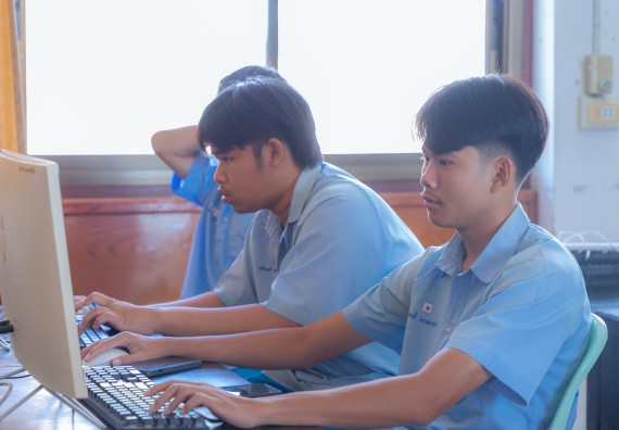 ภาพกิจกรรม  คณะวิทยาศาสตร์และเทคโนโลยี มหาวิทยาลัยราชภัฏกําแพงเพชร จัดกิจกรรมอบรมเชิงปฏิบัติการ เรื่อง การพัฒนาทักษะสะเต็ม ผ่าน Roblox ตามโครงการการพัฒนานวัตกรรมด้านสะเต็ม