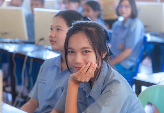 ภาพกิจกรรม  คณะวิทยาศาสตร์และเทคโนโลยี มหาวิทยาลัยราชภัฏกําแพงเพชร จัดกิจกรรมอบรมเชิงปฏิบัติการ เรื่อง การพัฒนาทักษะสะเต็ม ผ่าน Roblox ตามโครงการการพัฒนานวัตกรรมด้านสะเต็ม