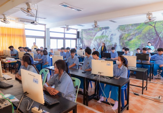 ภาพกิจกรรม  คณะวิทยาศาสตร์และเทคโนโลยี มหาวิทยาลัยราชภัฏกําแพงเพชร จัดกิจกรรมอบรมเชิงปฏิบัติการ เรื่อง การพัฒนาทักษะสะเต็ม ผ่าน Roblox ตามโครงการการพัฒนานวัตกรรมด้านสะเต็ม