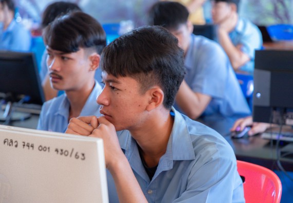 ภาพกิจกรรม  คณะวิทยาศาสตร์และเทคโนโลยี มหาวิทยาลัยราชภัฏกําแพงเพชร จัดกิจกรรมอบรมเชิงปฏิบัติการ เรื่อง การพัฒนาทักษะสะเต็ม ผ่าน Roblox ตามโครงการการพัฒนานวัตกรรมด้านสะเต็ม