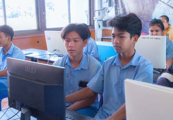 ภาพกิจกรรม  คณะวิทยาศาสตร์และเทคโนโลยี มหาวิทยาลัยราชภัฏกําแพงเพชร จัดกิจกรรมอบรมเชิงปฏิบัติการ เรื่อง การพัฒนาทักษะสะเต็ม ผ่าน Roblox ตามโครงการการพัฒนานวัตกรรมด้านสะเต็ม