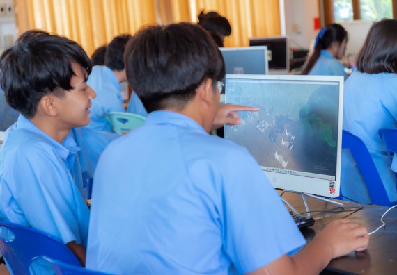 ภาพกิจกรรม  คณะวิทยาศาสตร์และเทคโนโลยี มหาวิทยาลัยราชภัฏกําแพงเพชร จัดกิจกรรมอบรมเชิงปฏิบัติการ เรื่อง การพัฒนาทักษะสะเต็ม ผ่าน Roblox ตามโครงการการพัฒนานวัตกรรมด้านสะเต็ม