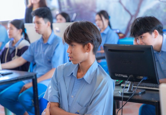 ภาพกิจกรรม  คณะวิทยาศาสตร์และเทคโนโลยี มหาวิทยาลัยราชภัฏกําแพงเพชร จัดกิจกรรมอบรมเชิงปฏิบัติการ เรื่อง การพัฒนาทักษะสะเต็ม ผ่าน Roblox ตามโครงการการพัฒนานวัตกรรมด้านสะเต็ม