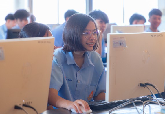 ภาพกิจกรรม  คณะวิทยาศาสตร์และเทคโนโลยี มหาวิทยาลัยราชภัฏกําแพงเพชร จัดกิจกรรมอบรมเชิงปฏิบัติการ เรื่อง การพัฒนาทักษะสะเต็ม ผ่าน Roblox ตามโครงการการพัฒนานวัตกรรมด้านสะเต็ม