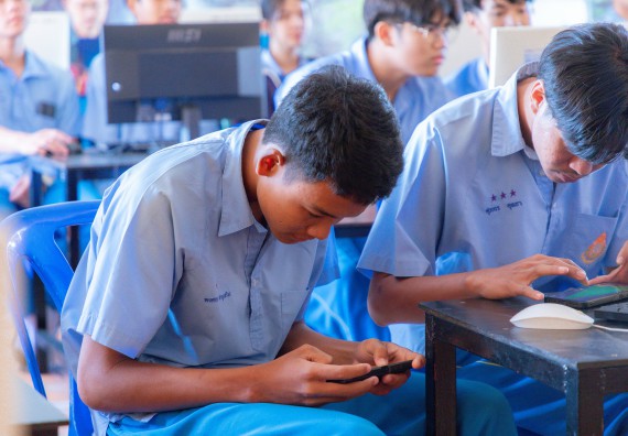 ภาพกิจกรรม  คณะวิทยาศาสตร์และเทคโนโลยี มหาวิทยาลัยราชภัฏกําแพงเพชร จัดกิจกรรมอบรมเชิงปฏิบัติการ เรื่อง การพัฒนาทักษะสะเต็ม ผ่าน Roblox ตามโครงการการพัฒนานวัตกรรมด้านสะเต็ม