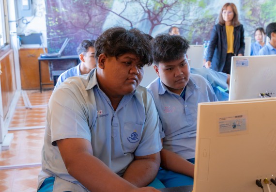 ภาพกิจกรรม  คณะวิทยาศาสตร์และเทคโนโลยี มหาวิทยาลัยราชภัฏกําแพงเพชร จัดกิจกรรมอบรมเชิงปฏิบัติการ เรื่อง การพัฒนาทักษะสะเต็ม ผ่าน Roblox ตามโครงการการพัฒนานวัตกรรมด้านสะเต็ม