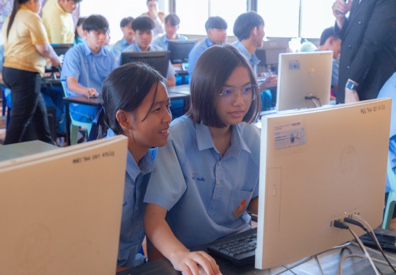 ภาพกิจกรรม  คณะวิทยาศาสตร์และเทคโนโลยี มหาวิทยาลัยราชภัฏกําแพงเพชร จัดกิจกรรมอบรมเชิงปฏิบัติการ เรื่อง การพัฒนาทักษะสะเต็ม ผ่าน Roblox ตามโครงการการพัฒนานวัตกรรมด้านสะเต็ม