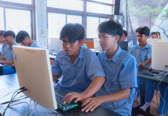 ภาพกิจกรรม  คณะวิทยาศาสตร์และเทคโนโลยี มหาวิทยาลัยราชภัฏกําแพงเพชร จัดกิจกรรมอบรมเชิงปฏิบัติการ เรื่อง การพัฒนาทักษะสะเต็ม ผ่าน Roblox ตามโครงการการพัฒนานวัตกรรมด้านสะเต็ม