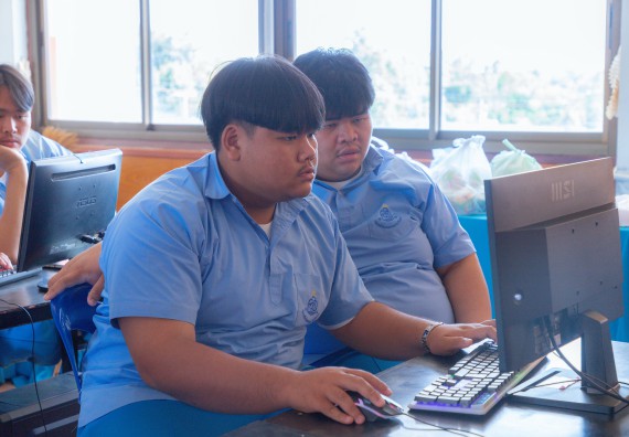 ภาพกิจกรรม  คณะวิทยาศาสตร์และเทคโนโลยี มหาวิทยาลัยราชภัฏกําแพงเพชร จัดกิจกรรมอบรมเชิงปฏิบัติการ เรื่อง การพัฒนาทักษะสะเต็ม ผ่าน Roblox ตามโครงการการพัฒนานวัตกรรมด้านสะเต็ม