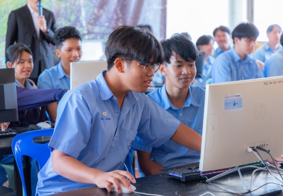 ภาพกิจกรรม  คณะวิทยาศาสตร์และเทคโนโลยี มหาวิทยาลัยราชภัฏกําแพงเพชร จัดกิจกรรมอบรมเชิงปฏิบัติการ เรื่อง การพัฒนาทักษะสะเต็ม ผ่าน Roblox ตามโครงการการพัฒนานวัตกรรมด้านสะเต็ม