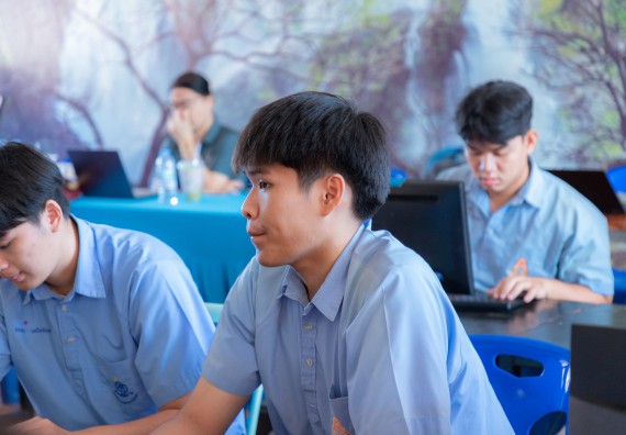 ภาพกิจกรรม  คณะวิทยาศาสตร์และเทคโนโลยี มหาวิทยาลัยราชภัฏกําแพงเพชร จัดกิจกรรมอบรมเชิงปฏิบัติการ เรื่อง การพัฒนาทักษะสะเต็ม ผ่าน Roblox ตามโครงการการพัฒนานวัตกรรมด้านสะเต็ม