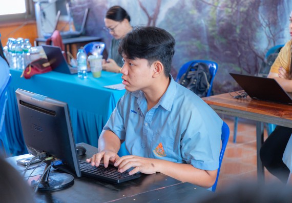 ภาพกิจกรรม  คณะวิทยาศาสตร์และเทคโนโลยี มหาวิทยาลัยราชภัฏกําแพงเพชร จัดกิจกรรมอบรมเชิงปฏิบัติการ เรื่อง การพัฒนาทักษะสะเต็ม ผ่าน Roblox ตามโครงการการพัฒนานวัตกรรมด้านสะเต็ม