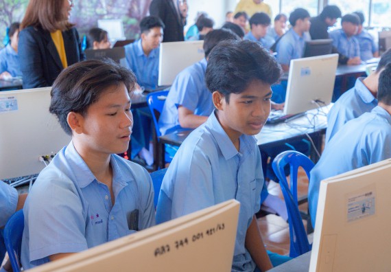 ภาพกิจกรรม  คณะวิทยาศาสตร์และเทคโนโลยี มหาวิทยาลัยราชภัฏกําแพงเพชร จัดกิจกรรมอบรมเชิงปฏิบัติการ เรื่อง การพัฒนาทักษะสะเต็ม ผ่าน Roblox ตามโครงการการพัฒนานวัตกรรมด้านสะเต็ม