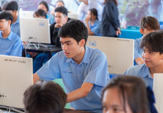 ภาพกิจกรรม  คณะวิทยาศาสตร์และเทคโนโลยี มหาวิทยาลัยราชภัฏกําแพงเพชร จัดกิจกรรมอบรมเชิงปฏิบัติการ เรื่อง การพัฒนาทักษะสะเต็ม ผ่าน Roblox ตามโครงการการพัฒนานวัตกรรมด้านสะเต็ม