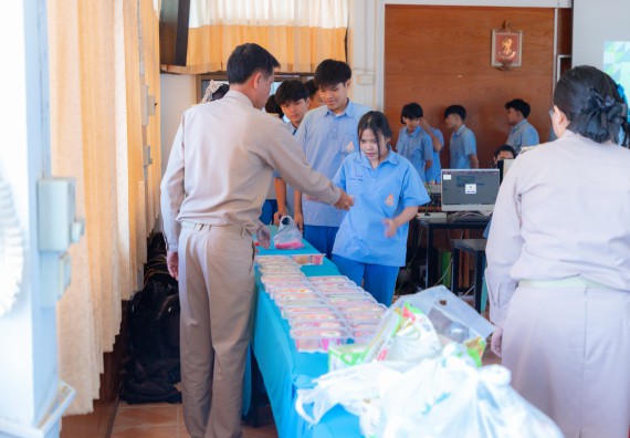 ภาพกิจกรรม  คณะวิทยาศาสตร์และเทคโนโลยี มหาวิทยาลัยราชภัฏกําแพงเพชร จัดกิจกรรมอบรมเชิงปฏิบัติการ เรื่อง การพัฒนาทักษะสะเต็ม ผ่าน Roblox ตามโครงการการพัฒนานวัตกรรมด้านสะเต็ม