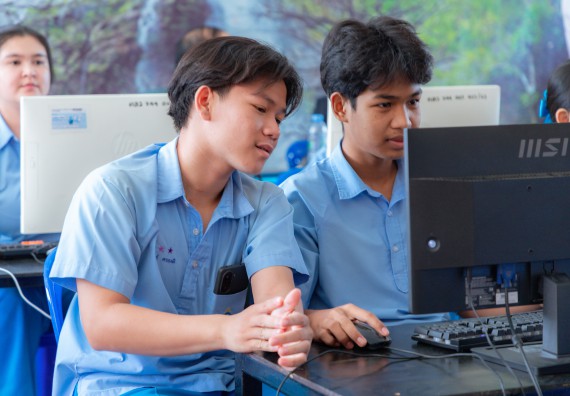 ภาพกิจกรรม  คณะวิทยาศาสตร์และเทคโนโลยี มหาวิทยาลัยราชภัฏกําแพงเพชร จัดกิจกรรมอบรมเชิงปฏิบัติการ เรื่อง การพัฒนาทักษะสะเต็ม ผ่าน Roblox ตามโครงการการพัฒนานวัตกรรมด้านสะเต็ม