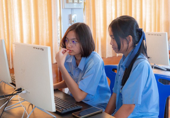 ภาพกิจกรรม  คณะวิทยาศาสตร์และเทคโนโลยี มหาวิทยาลัยราชภัฏกําแพงเพชร จัดกิจกรรมอบรมเชิงปฏิบัติการ เรื่อง การพัฒนาทักษะสะเต็ม ผ่าน Roblox ตามโครงการการพัฒนานวัตกรรมด้านสะเต็ม